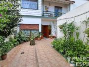 Casa en venta en Villa Luzuriaga, 5 ambientes