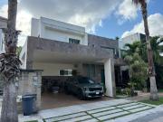 Casa en Venta en Villa Magna