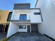 Casa en venta en Villa Universidad