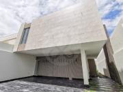 Casa en venta en Villa Universitaria