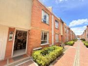 casa en venta en villas de alcala. Cod V2146