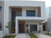 Casa en venta en Villas del Refugio, Cancún, Querétaro