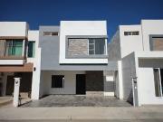 Casa en venta en Villas del Renacimiento, Torreón,...