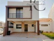 Casa en venta en Villas del Renacimiento, Torreón,...