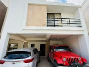 Casa en venta en Villas del Renacimiento, Torreón,...