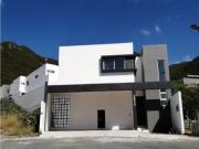 Casa en venta en Villas la Rioja, Monterrey, Nuevo León