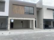 Casa en venta en Villas Moretta, Monterrey, Nuevo León