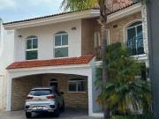 Casa en Venta en Virreyes Residencial, Zapopan