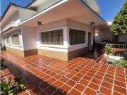 Casa en venta en Vista Alegre 450mts/4H/4B/3PE