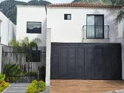 CASA EN VENTA EN VISTANCIA