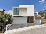 Casa en VENTA, en Vistas Altozano, dentro de Coto...
