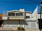 CASA EN VENTA EN VIVEROS DE LA LOMA, AMPLIA