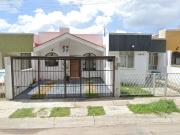 Casa en venta en Viveros del Valle, Jardines del Valle,...