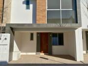 CASA EN VENTA EN VIÑA REAL AGUASCALIENTES AMK
