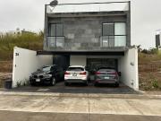 Casa en Venta en Xalapa: Espacio y Comodidad en Zona Sur