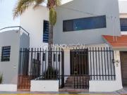 Casa en Venta, en Xilotzingo, Fraccionamiento Cerrado,...