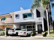 CASA EN VENTA EN ZAPOPAN, ZONA REAL COTO 11