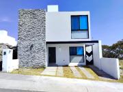 CASA EN VENTA EN ZARU FRENTE A ZAKIA, EL MARQUES QUERETARO