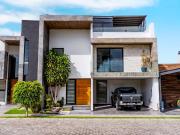 CASA EN VENTA EN ZAVALETA