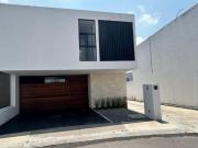 CASA EN VENTA EN ZENLIFE I. 6