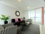 CASA EN VENTA EN ZIBATÁ, Querétaro, con roof garden y jardín