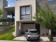 CASA EN VENTA EN ZOI CAPITAL