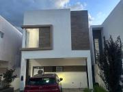CASA EN VENTA EN ZONA BOREAL CERCA DE LA UVM