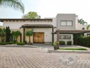 CASA EN VENTA EN ZONA CALZADA ZAVALETA