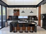 Casa en venta en zona country con amenidades en Merida...