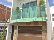 Casa en Venta en Zona Dorada de 3 Recamaras ¡Lista Para... Casa en Venta en Zona Dorada de 3 Recamaras ¡Lista Para...