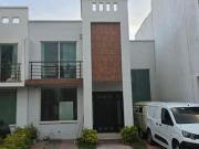 CASA EN VENTA EN ZONA LOS NARANJOS