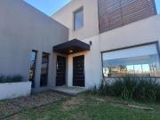 CASA EN VENTA EN ZONA NEBEL