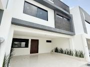 Casa en venta en Zona Pedregal de las Ánimas Jardín...