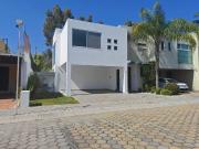 Casa en Venta en Zona Recta a Cholula UDLAP, Excelente...