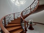 CASA EN VENTA EN ZONA VALLES CON ALBERCA TECHADA Y SALA...