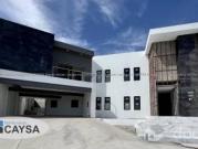 CASA EN VENTA en Zona Valles muy amplia alberca