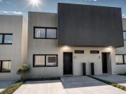 Casa en Venta entre El Refugio y Zibata, Doble Altura, 3...