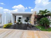 Casa en Venta en Cholul dentro de Privada