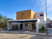 CASA EN VENTA EQUIPADA, EN FRACC AMARANTA CONKAL