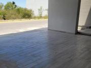 CASA EN VENTA EQUIPADA EN PRIVADA EN CUMBRES ELITE...