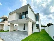 CASA EN VENTA EQUIPADA EN TEMOZON NORTE, YUCATÁN