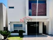 CASA EN VENTA EQUIPADA Y REMODELADA EN TERRANOVA