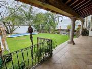 Casa en Venta estilo Cuernavaca en Lomas de Atzingo,...