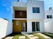 CASA EN VENTA ESTILO MODERNO EN TLAYACAPAN DOBLE ALTURA...