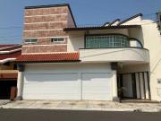 casa en VENTA excelente ubicación