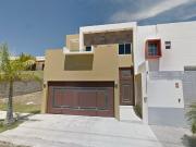 CASA EN VENTA EN RESIDENCIAL ESMERALDA COLIMA DE REMATE...