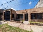 CASA EN VENTA FISHERTON 3 DORMITORIOS A RECICLAR