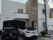 Casa en Venta Fontanares Zona Linda Vista MST