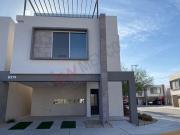 CASA EN VENTA FRAC RESERVA PONIENTE SECTOR CAMPOS...