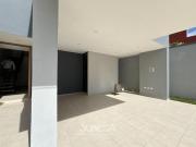 Casa en venta Fracc. La Finca con recámara en planta baja